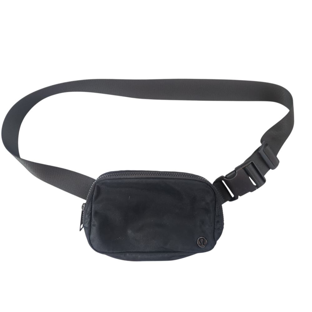 Lululemon Black Belt Bag / Crossbody Pouch Adjustable Strap Nylon